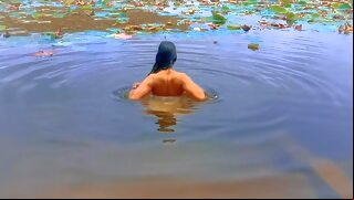 Srilankan School Sexy Girl Showing Beautiful Boobs In Bathroom.natural Place Hot And Video, Srilankan Young Lady Bathi - Sexy Wife brunette amateur hd